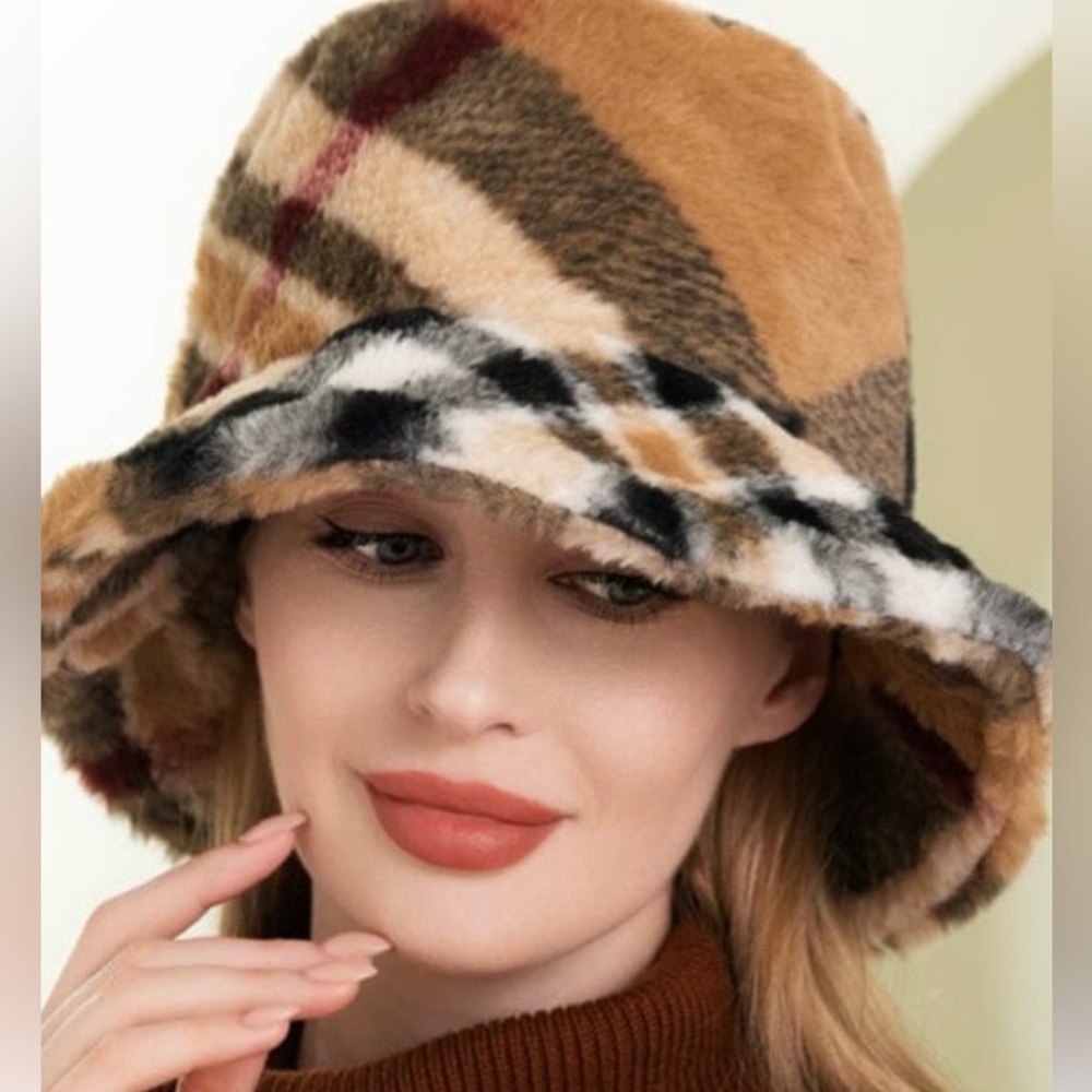 O’Diva Faux Fur Hat with Plaid Design Bucket hat in tan white and black neutral